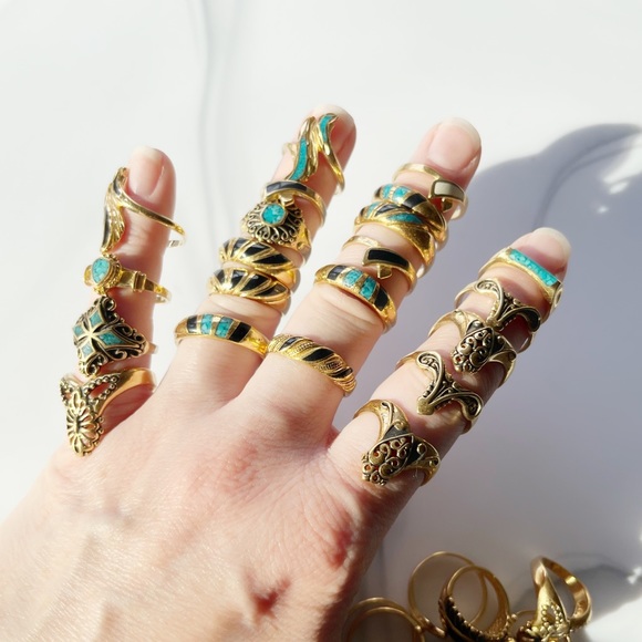 Vintage Jewelry - 30 Rings | Vintage Lot